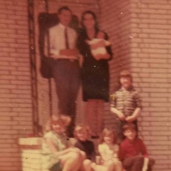 Meet your Posher, Melissa - Picture 1 of 1